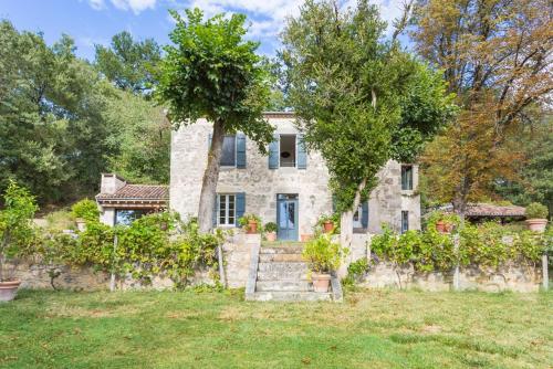 Fieux Villa Sleeps 6 Pool WiFi : Hebergement proche de Castelnau-sur-l'Auvignon