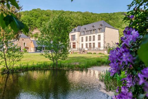 Vireux-Wallerand Chateau Sleeps 60 WiFi : Hebergement proche d'Anchamps
