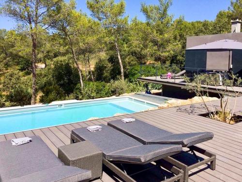 Rendez-Vous Villa Sleeps 10 Pool Air Con WiFi : Hebergement proche de Poulx
