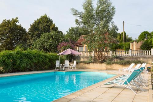 Mauzens-et-Miremont Villa Sleeps 8 Pool WiFi : Hebergement proche de La Douze