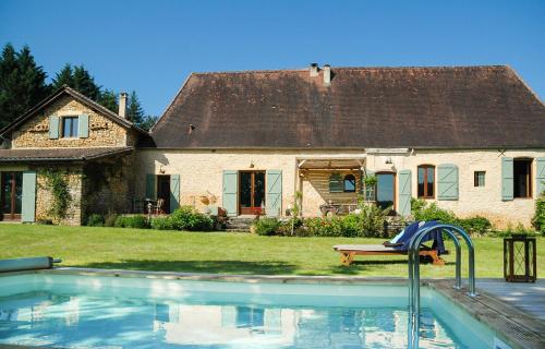 Paunat Villa Sleeps 4 Pool WiFi : Hebergement proche de Badefols-sur-Dordogne