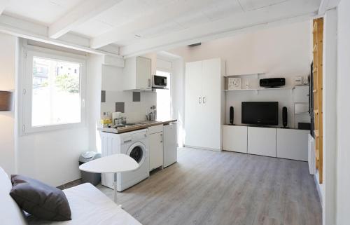 Beau studio - Terrasse - WIFI fibre : Appartement proche de Toulon
