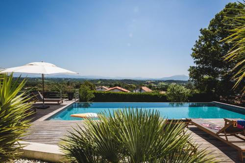 Bidart Villa Sleeps 8 Pool Air Con WiFi : Hebergement proche de Guéthary