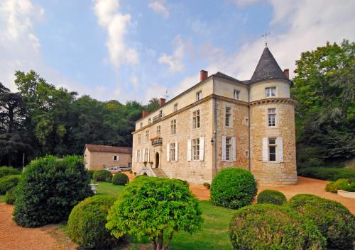 Annesse-et-Beaulieu Villa Sleeps 12 Pool WiFi : Hebergement proche de Creyssensac-et-Pissot
