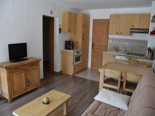Apartment Intérieur chaleureux - belle terrasse plein sud : Appartement proche de Champagny-en-Vanoise