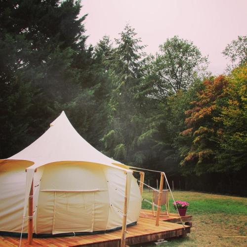 Tui's Nest Glamping : Hebergement proche de Guilly