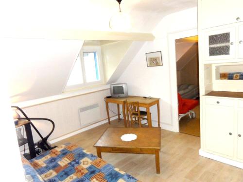 Apartment Rue de Kembs - 2 : Appartement proche de Saint-Sauves-d'Auvergne