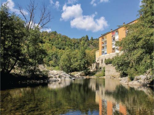 One-Bedroom Apartment in Vals les Bains : Appartement proche de Chirols