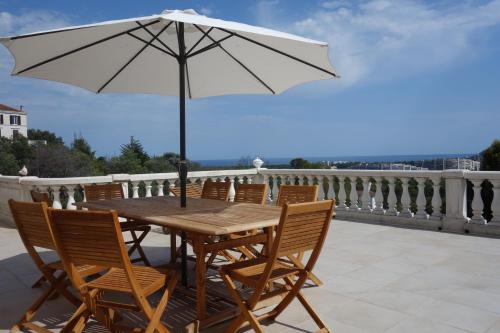 Villa La Riviera : Hebergement proche de Mandelieu-la-Napoule