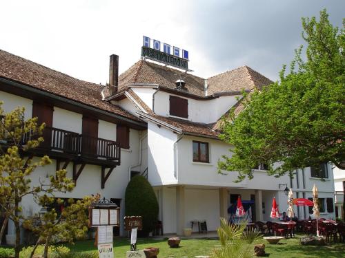 Hotel Restaurant Le Traineau (Ancien Ferrat) : Hotel proche de Siévoz