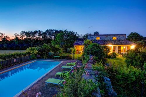 Monflanquin Villa Sleeps 6 Pool : Hebergement proche de Castelnaud-de-Gratecambe
