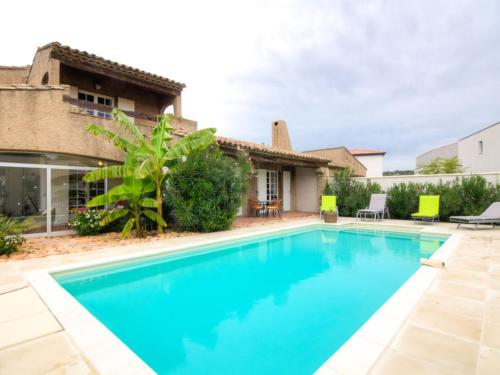 Morieres-les-Avignon Villa Sleeps 7 Pool Air Con : Hebergement proche de Châteauneuf-de-Gadagne