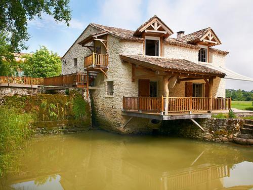 Fargues-Saint-Hilaire Villa Sleeps 8 Pool WiFi : Hebergement proche de La Sauvetat-sur-Lède