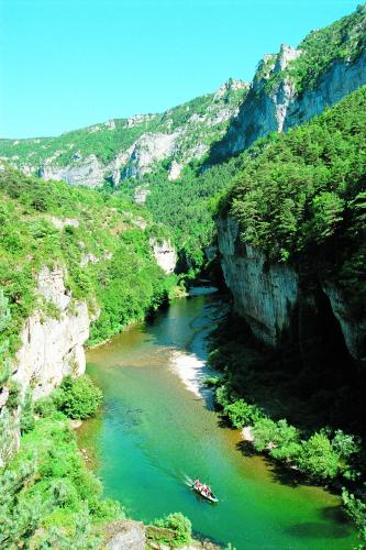 Azureva La Malene Gorges du Tarn : Hotel proche d'Ispagnac