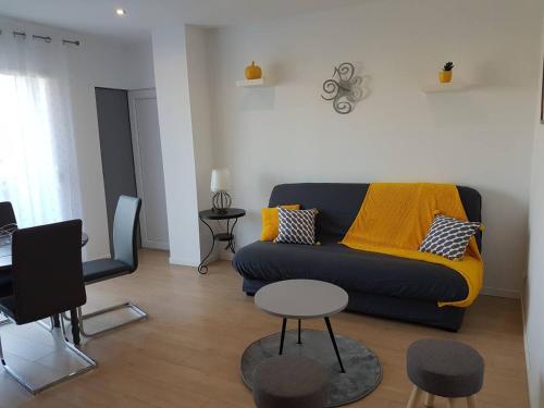 Appartement moderne avec Piscine : Appartement proche de Lavalette
