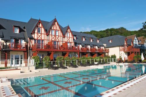 Pierre & Vacances Premium Residence & Spa Houlgate : Hebergement proche de Saint-Léger-Dubosq
