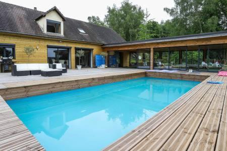 Villa ambiance cottage avec piscine et jacuzzi : Hebergement proche de Saint-Éloi