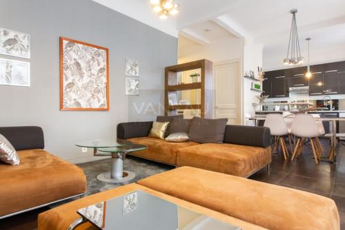 Appartement Apartment close to the train station and the Palais