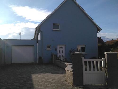 La maison bleue : Chambres d'hotes/B&B proche d'Appenwihr