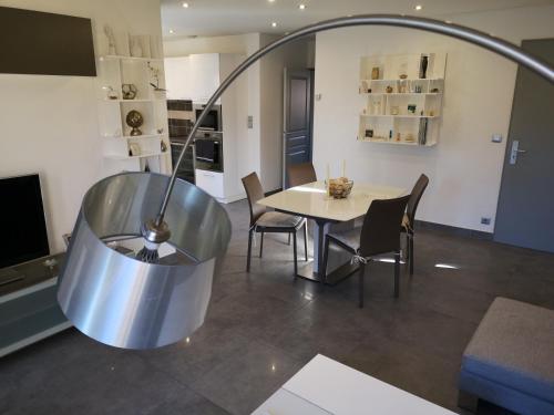 Design Standing Apt in Aix : Appartement proche de Vitrolles
