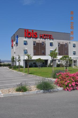 ibis Istres Trigance : Hotel proche de Saint-Chamas