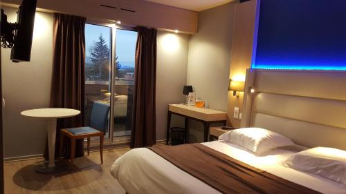 Kyriad Bourg En Bresse : Hotel proche de Nurieux-Volognat