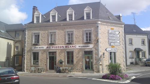 Au Pigeon Blanc : Hotel proche de La Bazoge-Montpinçon