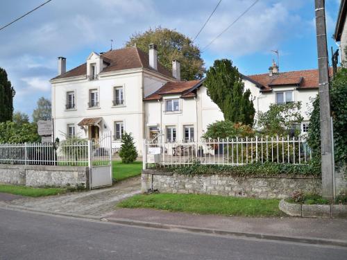 Chambres d'hotes Villa Nantrisé : Chambres d'hotes/B&B proche de Ville-devant-Chaumont