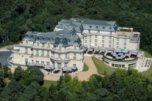 Tiara Château Hôtel Mont Royal Chantilly : Hotel proche de Lagny-le-Sec