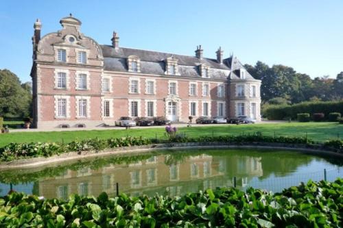 Château de Behen : Chambres d'hotes/B&B proche de Quesnoy-le-Montant