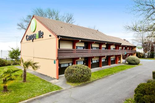 Campanile Pau Est-Bizanos : Hotel proche d'Ouillon