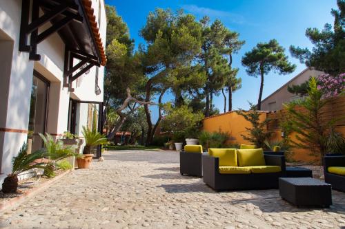 Host & Vinum - Le Clos des Pins : Hotel proche de Canet-en-Roussillon