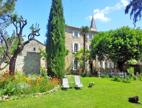La Bastide Des Cèdres : Chambres d'hotes/B&B proche de Montbrison-sur-Lez