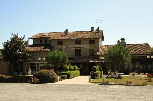 Hôtel Restaurant La Bombardière : Hotel proche de Roquevidal