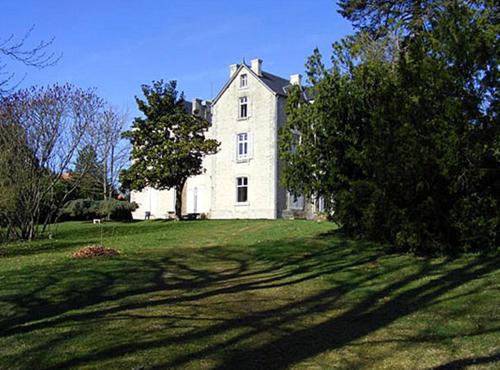 Vivre Nature au Château : Chambres d'hotes/B&B proche de Brioux-sur-Boutonne