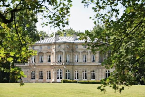 Château De La Motte Fenelon : Hotel proche de Cantaing-sur-Escaut