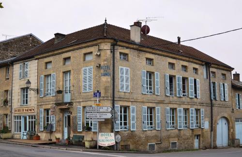 Hotel du Saumon : Hotel proche de Savigny-sur-Aisne