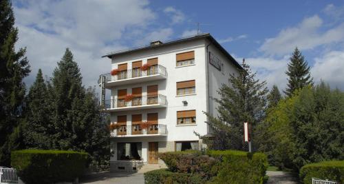 Hotel Celisol Cerdagne : Hotel proche d'Osséja