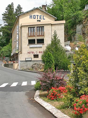 Logis Hôtel de la Paix : Hotel proche de Le Vernet-Sainte-Marguerite