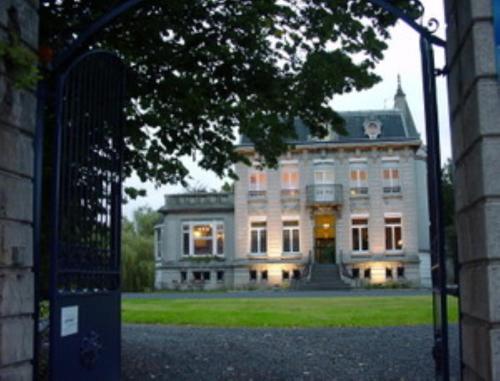 Au Château Des Thermes : Chambres d'hotes/B&B proche de Prouvy