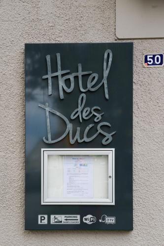 Hotel des Ducs : Hotel proche de La Roche-Mabile
