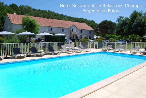 Hotel Le Relais des Champs : Hotel proche de Saint-Loubouer