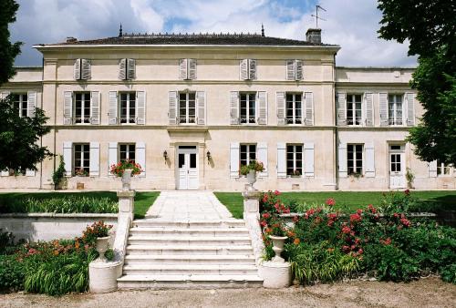 Chateau De Mesnac : Hebergement proche de Châteaubernard