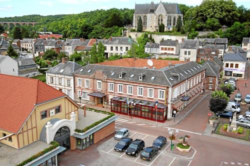 Hotel & Restaurant Le Cardinal : Hotel proche d'Escles-Saint-Pierre