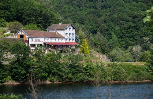 Hôtel Belle Vue : Hotel proche de Cisternes-la-Forêt