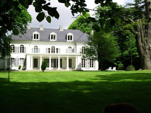 Chateau de la Garenne : Chambres d'hotes/B&B proche de Calais