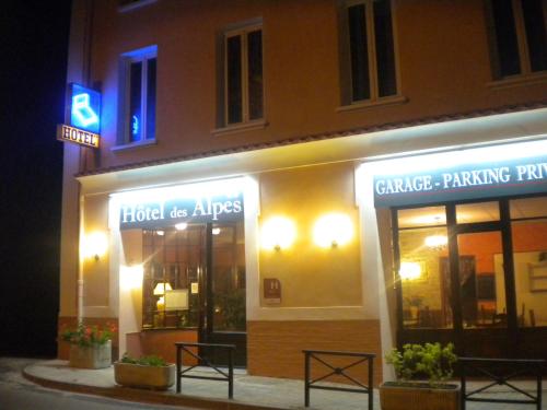 Hôtel des Alpes : Hotel proche de Nossage-et-Bénévent