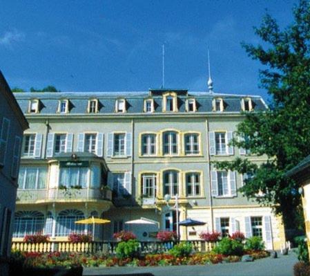 Grand Hotel : Hotel proche de Montambert