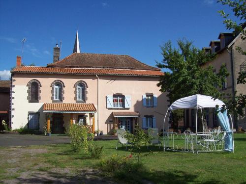 Leclosdipontine : Chambres d'hotes/B&B proche de Puy-Saint-Gulmier