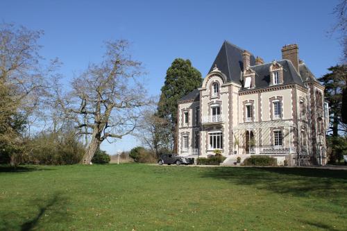 Château de la Folie : Chambres d'hotes/B&B proche de Chaumont-en-Vexin